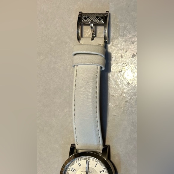 Burberry ladies watch - Picture 3 of 3